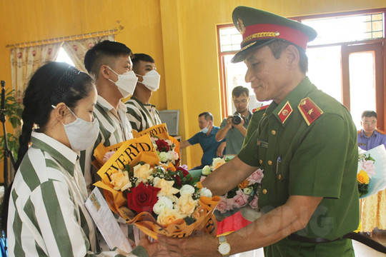 62 phạm nhân của Trại giam Hoàng Tiến được đặc xá